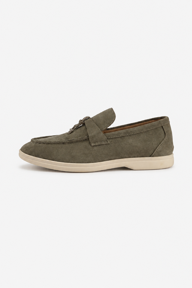 VALERIQUE | Homme Mocassins en suédine détail métal style élégant