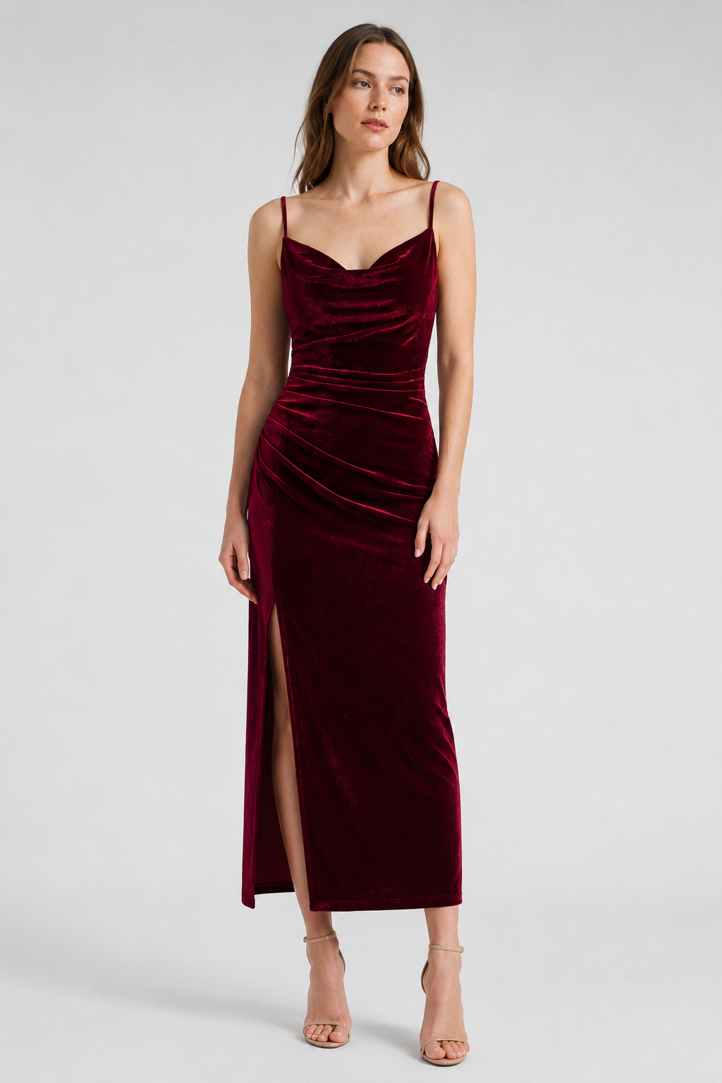 VALERIQUE | Robe de Soirée Froncée à Bretelles Fines pour Femme – Allure Élégante