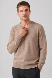 VALERIQUE | Pull Homme en Laine Mérinos à Col V – Maille de Classique