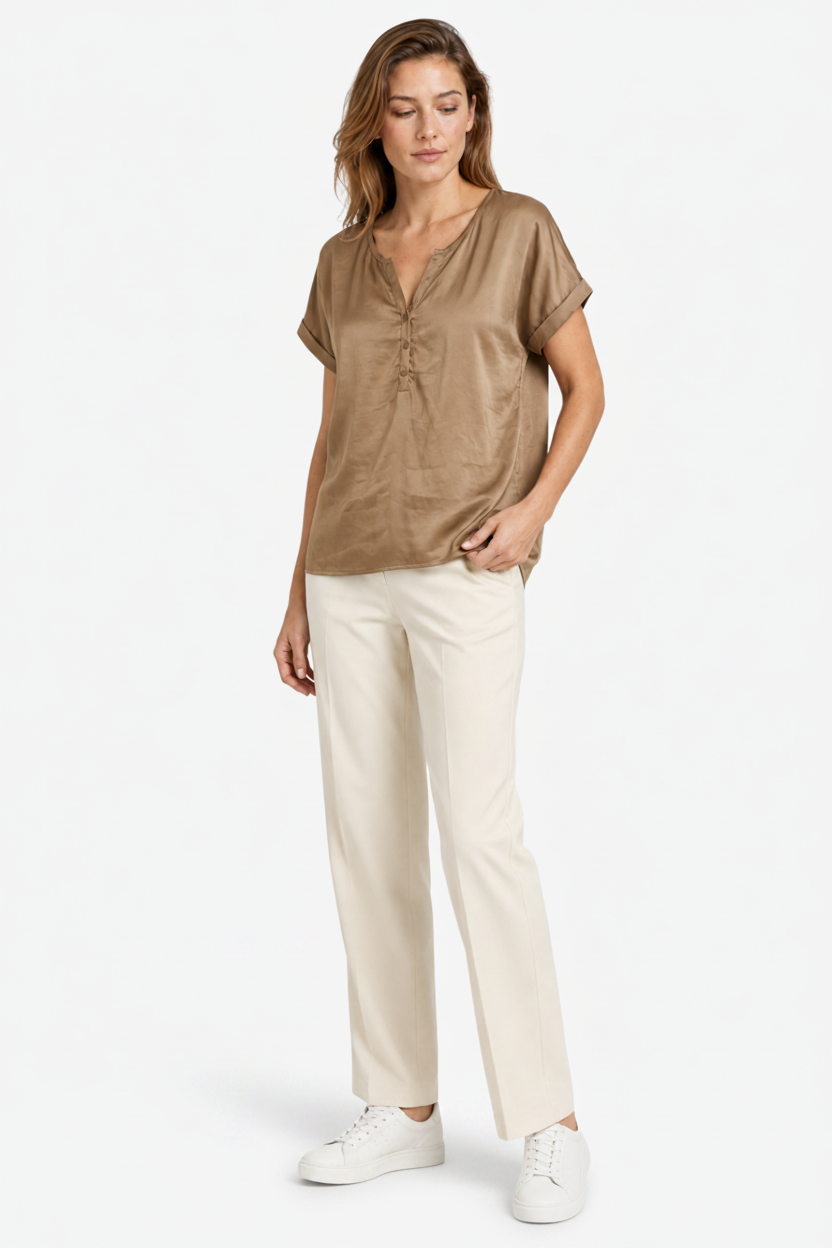 VALERIQUE | Femme blouse satinée à manches courtes avec col ouvert et patte boutonnée pour usage quotidien