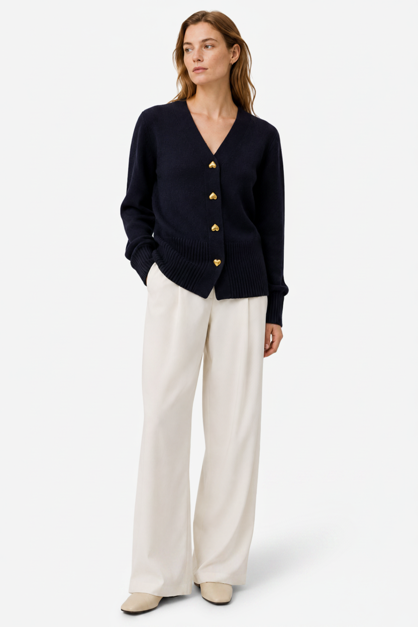 VALERIQUE | Cardigan en Maille à Col en V pour Femme – Boutons en Forme de Cœur Design Décontracté