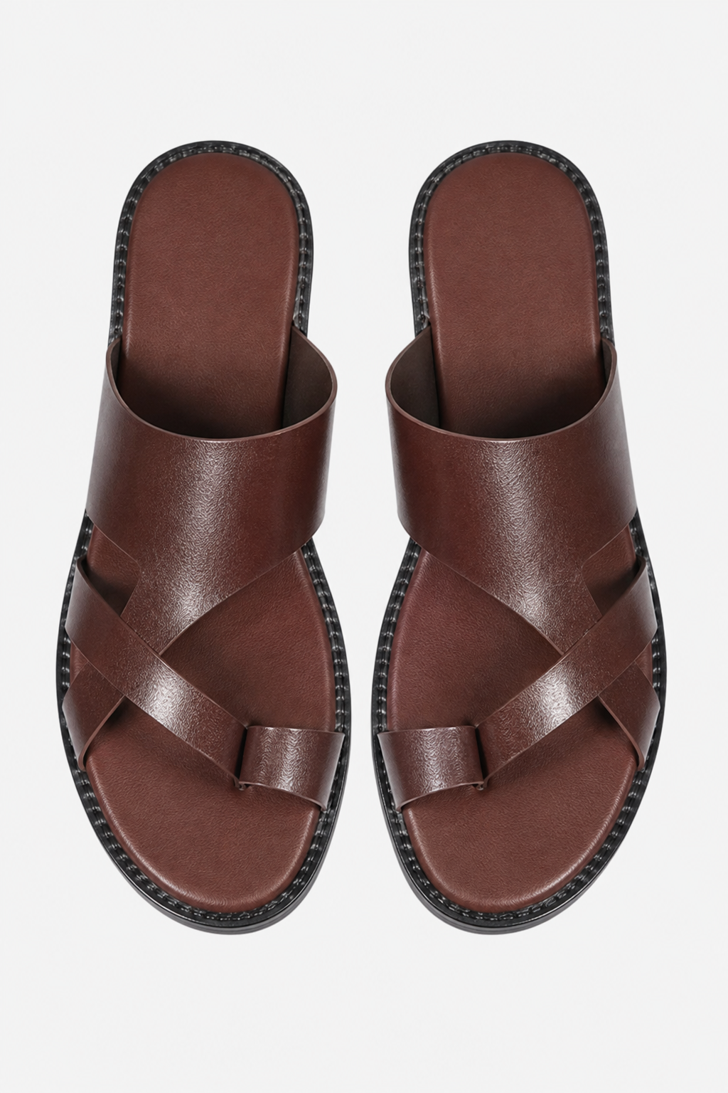 VALERIQUE | Sandales plates marron à brides croisées avec entredoigt