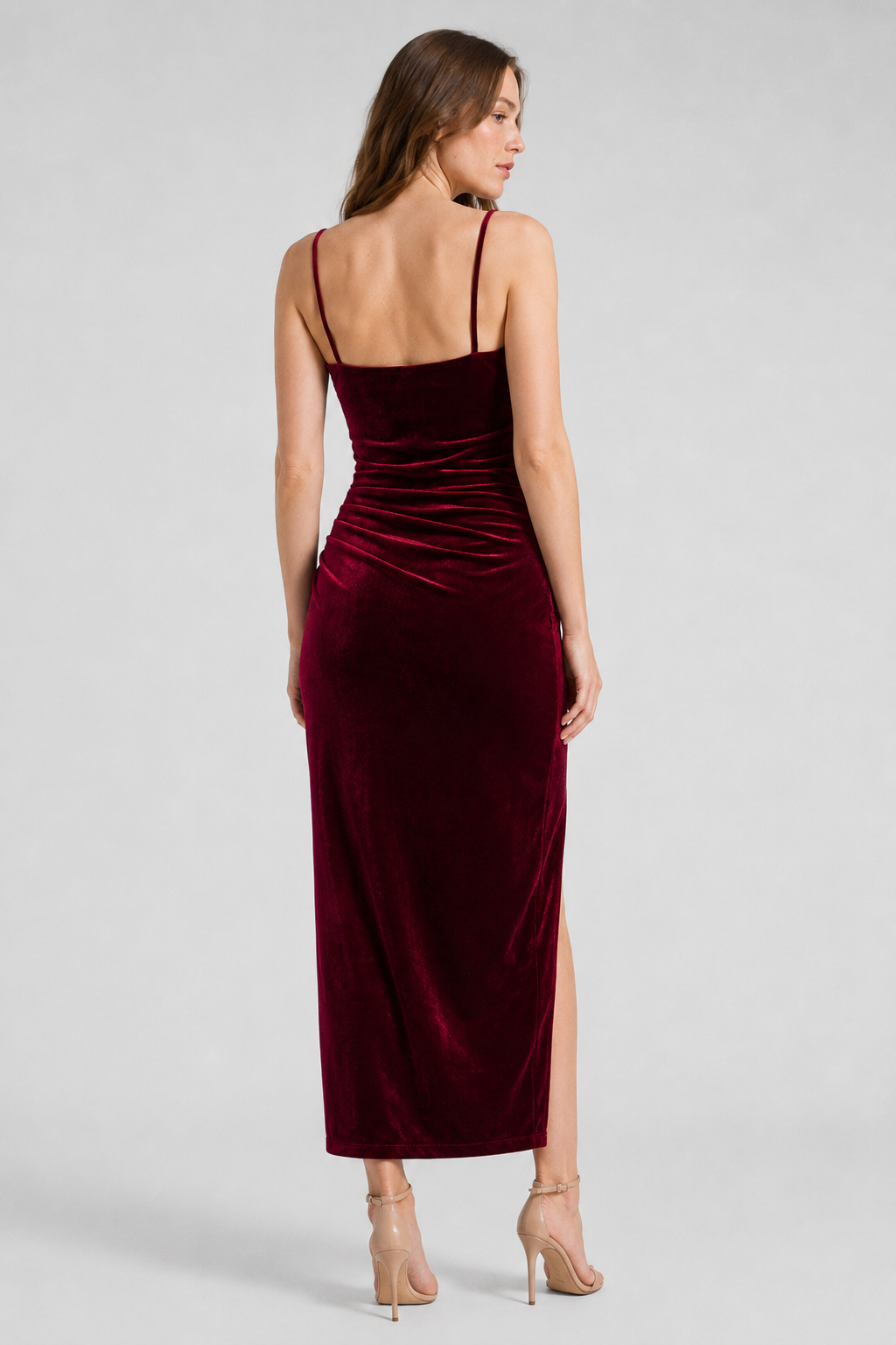 VALERIQUE | Robe de Soirée Froncée à Bretelles Fines pour Femme – Allure Élégante