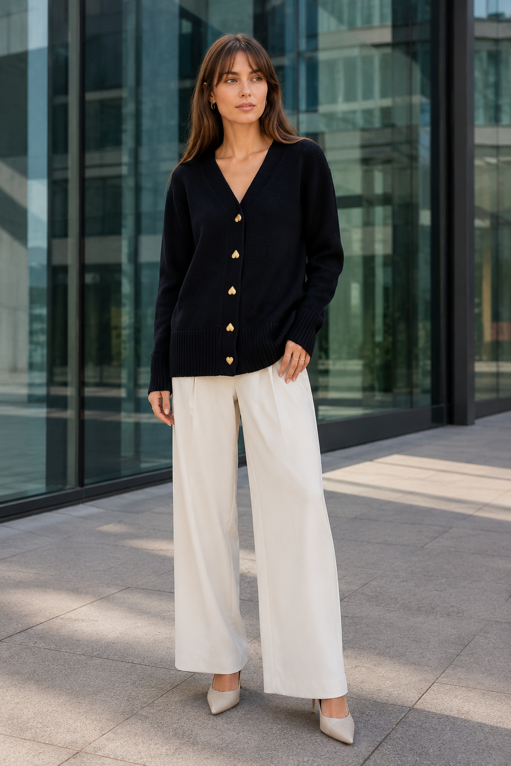 VALERIQUE | Cardigan en Maille à Col en V pour Femme – Boutons en Forme de Cœur Design Décontracté