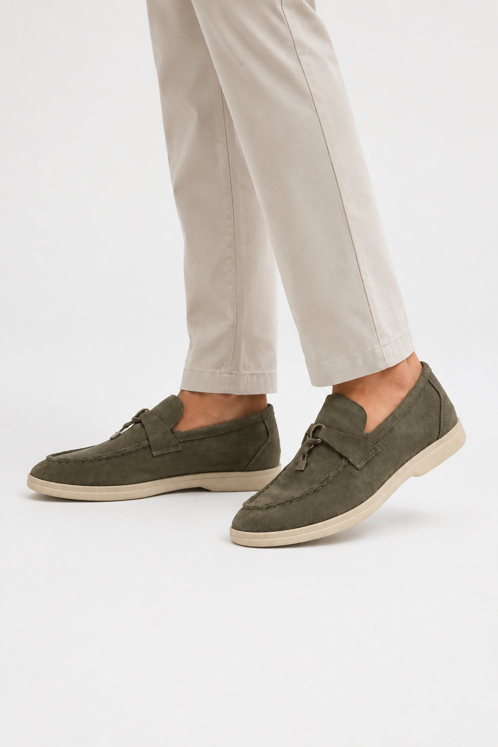 VALERIQUE | Homme Mocassins en suédine détail métal style élégant