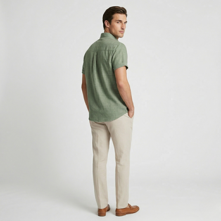 VALERIQUE | Homme chemise sauge en lin à manches courtes avec col officier et fermeture boutonnée pour usage quotidien