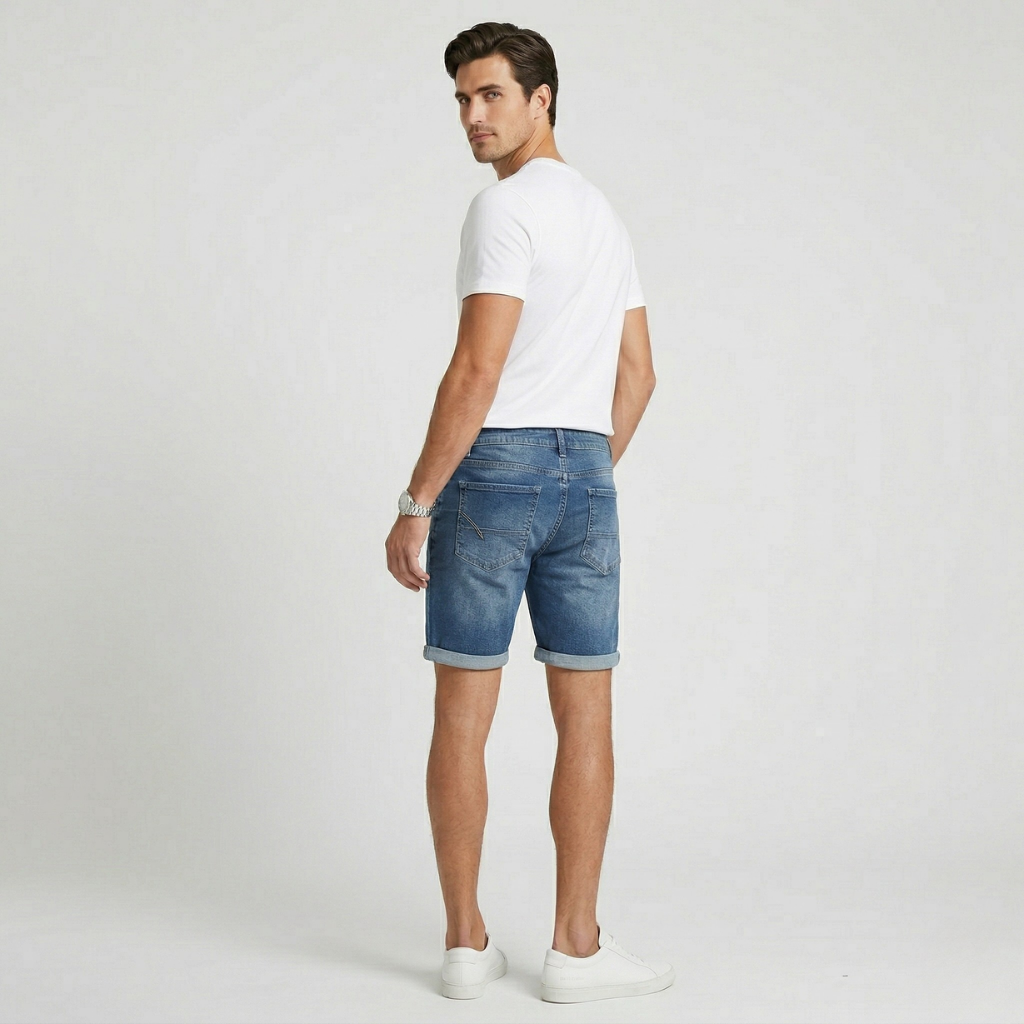 VALERIQUE | Homme short en jean bleu avec ourlets retroussés coupe ajustée pour usage quotidien
