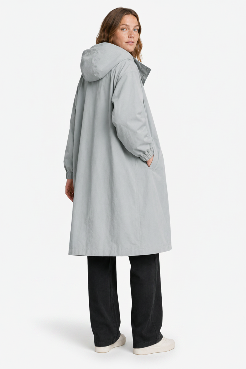 VALERIQUE | Imperméable à capuche pour femme – Coupe longue, boutonnage sur le devant et design décontracté