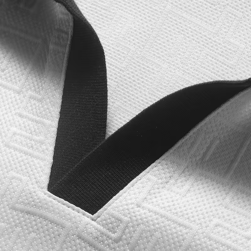 VALERIQUE | Polo à Col V pour Homme – Col Contrasté et Coupe Régulière