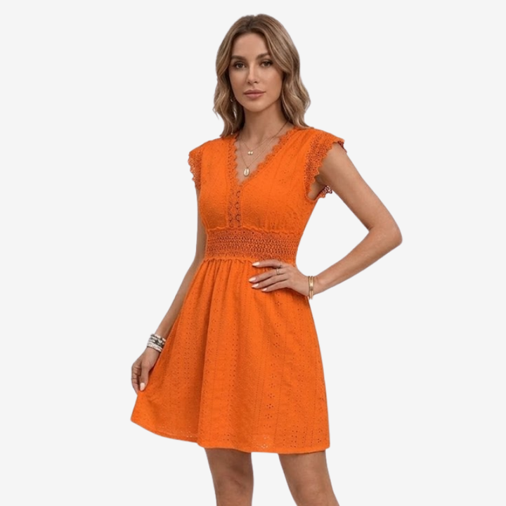 VALERIQUE | Robe Courte Brodée en Coton Léger pour Femme – Col V et Dentelle