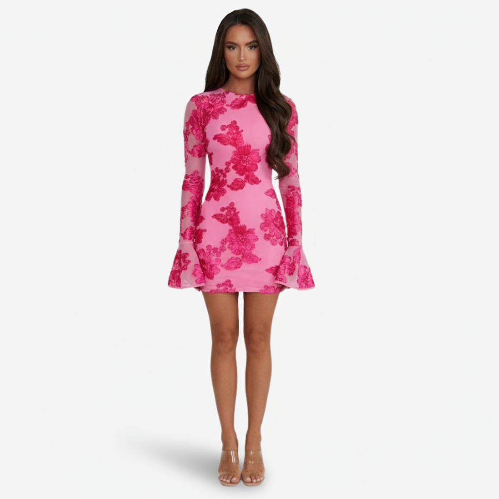 VALERIQUE | Robe Courte Ajustée en Dentelle pour Femme – Manches Évasées
