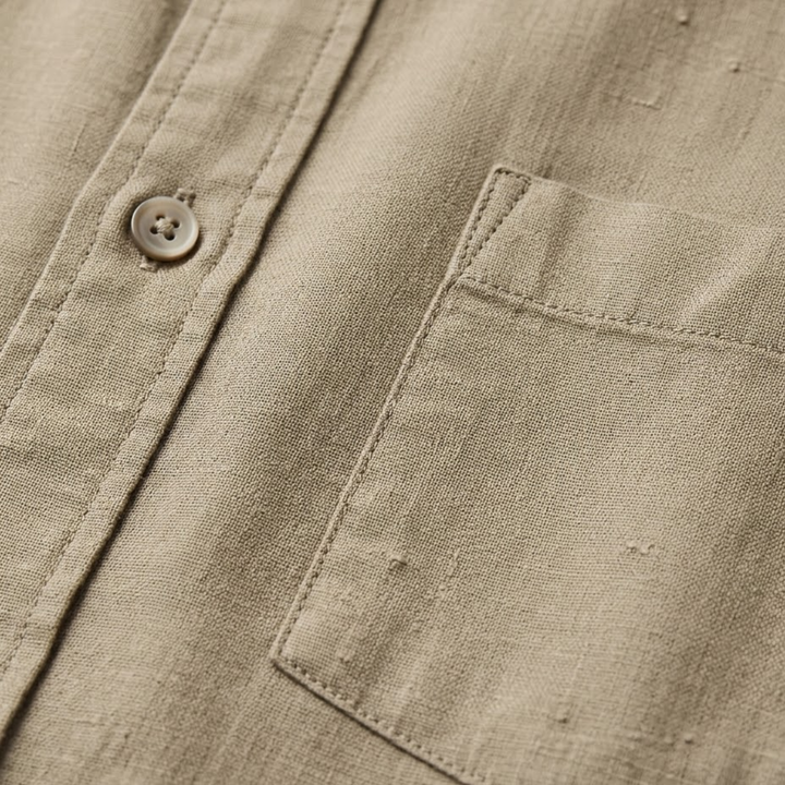 VALERIQUE | Chemise à manches longues coupe classique style minimaliste pour usage quotidien