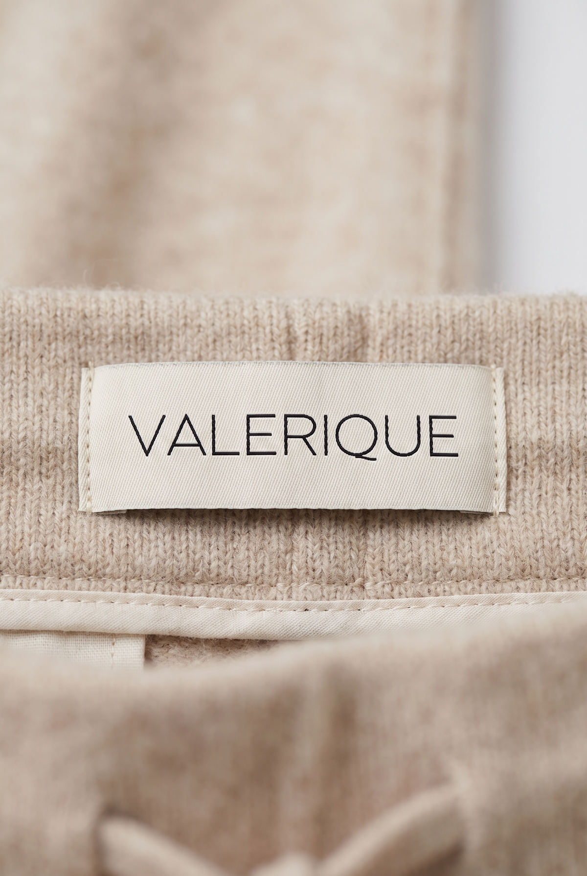 VALERIQUE-AI label