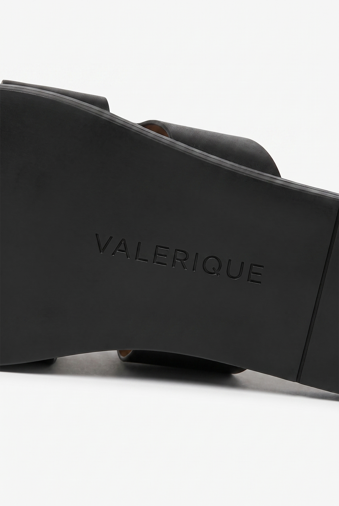 VALERIQUE-AI label