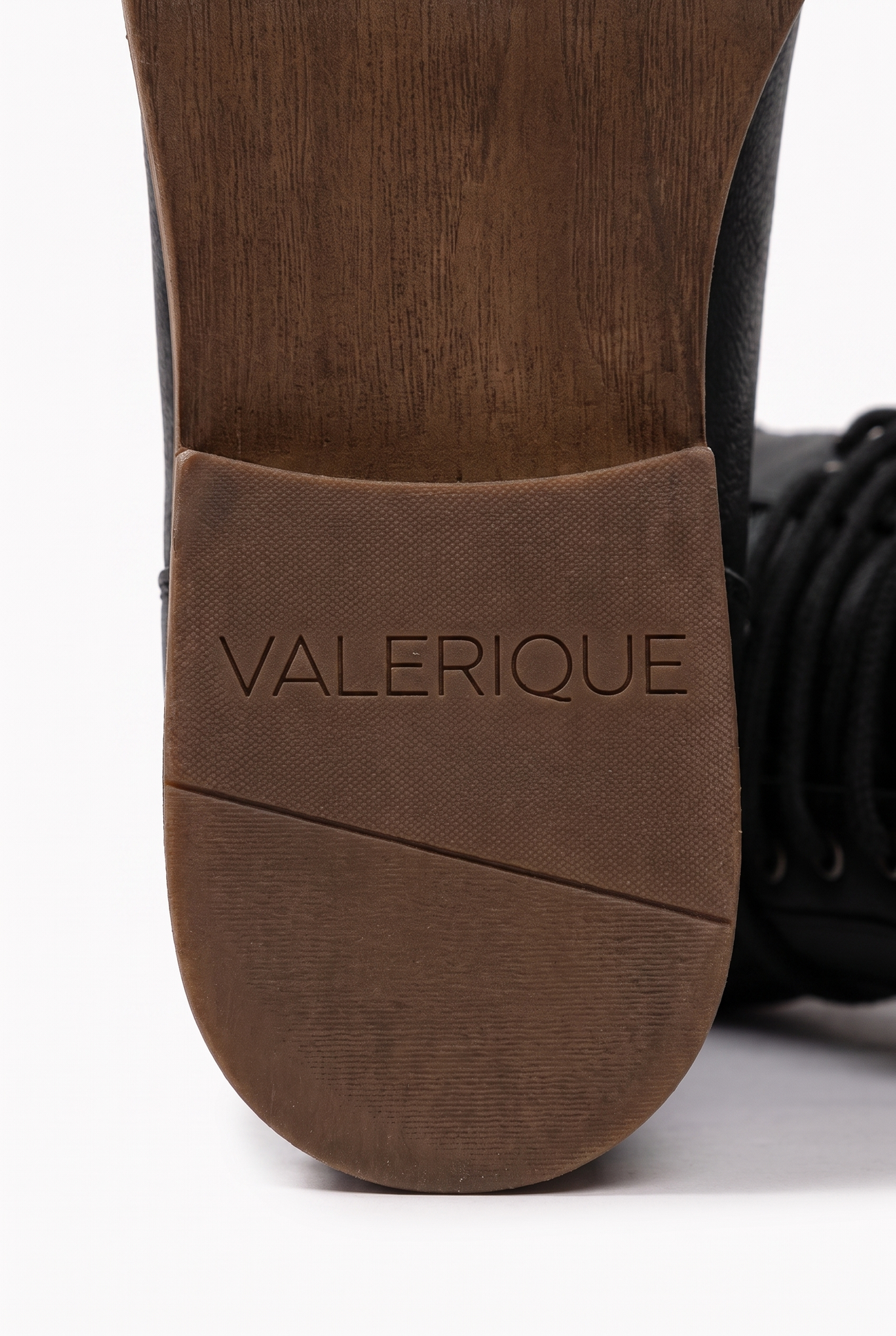VALERIQUE-AI label